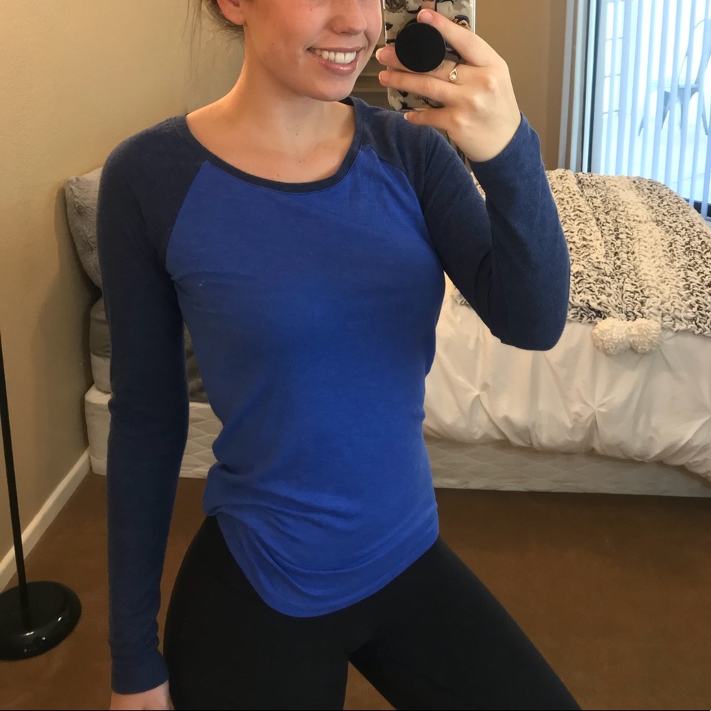 American Eagle Longsleeve